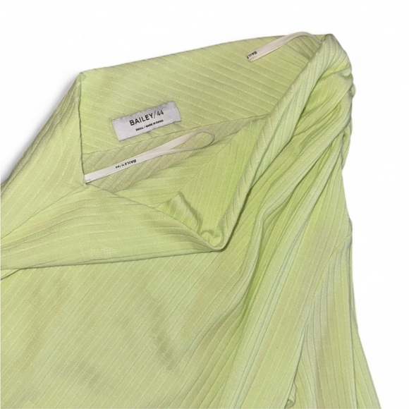 Bailey 44 Women’s Small Lime Light Green One-Shoulder One Sleeve Fitted Top - Picture 2 of 4